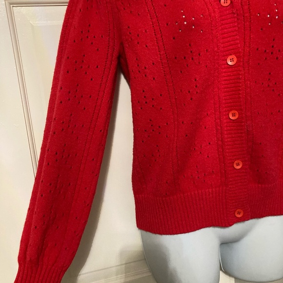 Elegant Red Button-Up Women's Cardigan - Picture 2 of 4